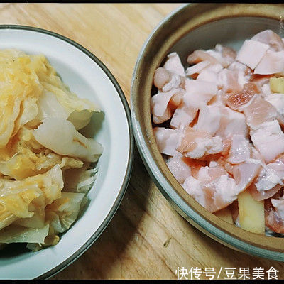 酸菜|猪肉酸菜炖粉条这么做大人孩子都爱吃