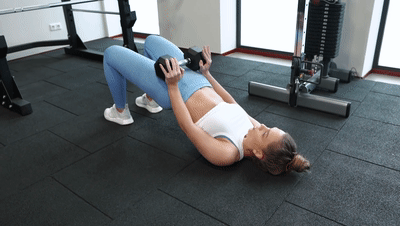 腹部|90后韩国美女，拥有超高颜值双腿修长，大方展示蜜桃臀曲线身材