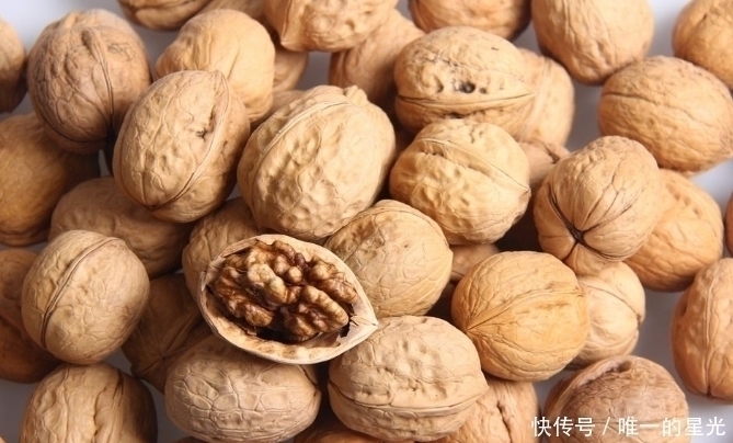 此物|核桃和此物一起煮,面色红润,皱纹消失了,睡眠也好了,早吃早好