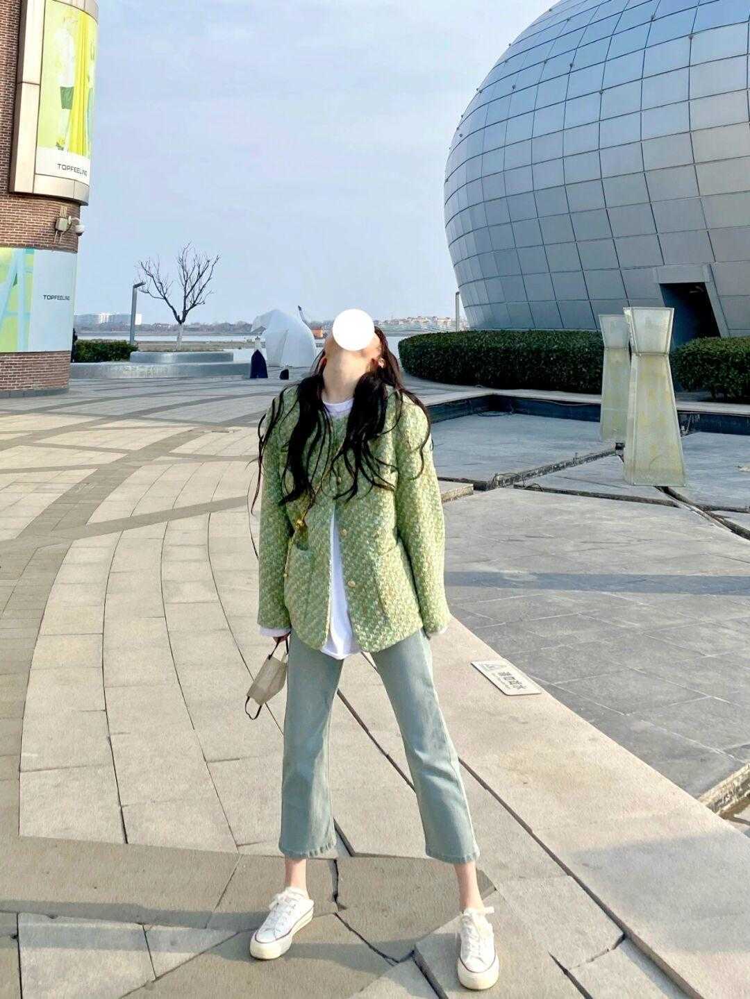 浅色系|初春选裤子,千万别错过这两种,轻盈遮肉还能增加女人味