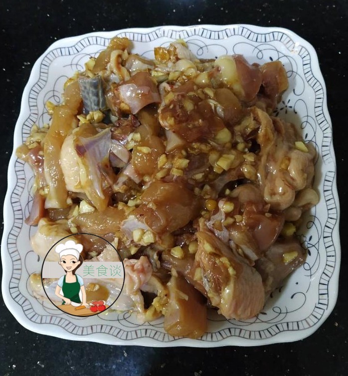 是调料也是药,搭配鸡肉一起蒸,鲜香开胃,味道好极了,错过可惜