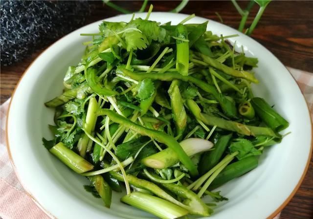 受欢迎|夏季的东北,这些农家菜特别受欢迎,地道东北味,外地吃不到