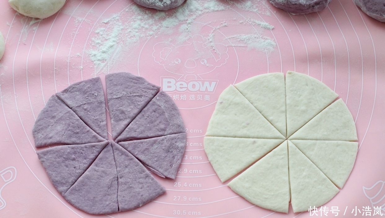 无需任何技巧就能做出双色花卷，层次分明、暄软香甜，漂亮极了！