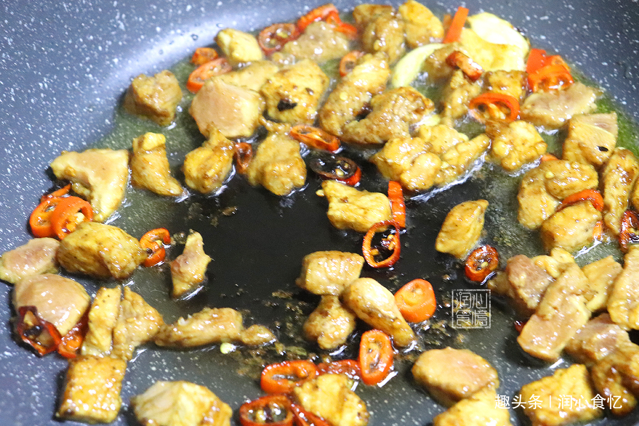 step|骨质疏松最怕此菜,硒含量仅次灵芝,老人要常吃,骨骼强健身体棒