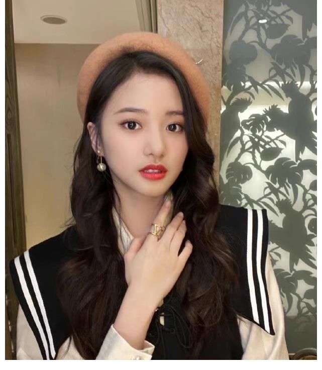 乐华女团公布团名,logo设计被质疑抄袭,程潇十七岁妹妹或加入