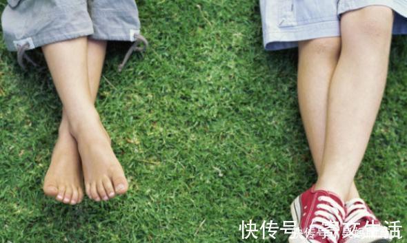 鞋子|“长个先长脚”,现在孩子普遍脚大,真能长高个吗看后就明白了