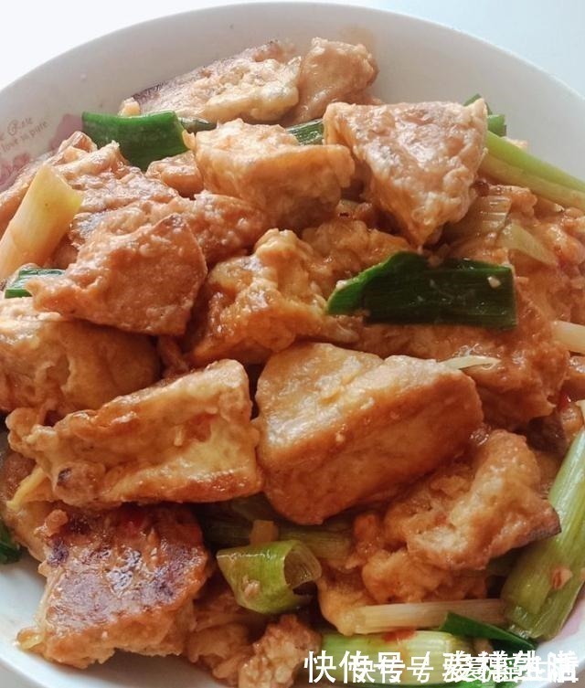 补充蛋白质|豆腐不要直接炒着吃,加上它,天天吃都不腻,比肉还香