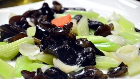 此物|黑木耳配上此物，子宮干凈了，氣色好了，女人不想滿臉皺紋可試試