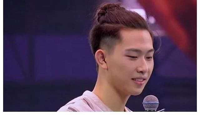 《这就是街舞》战队首秀,张艺兴韩庚惊艳,王一博布局出错输太惨