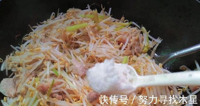 秋天,此菜正当季4块钱一斤,软糯清甜又营养,大人小孩都爱吃!