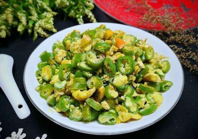 肠胃消化|便秘最怕这菜,一周吃2次,排空黑宿便,口臭没了,大肚腩不见了