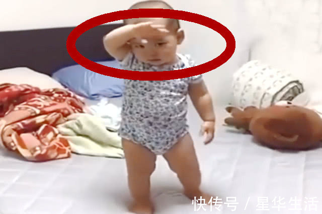 老母亲|宝宝想让妈妈陪自己睡,各种卖萌,网友:妈妈被安排的明明白白