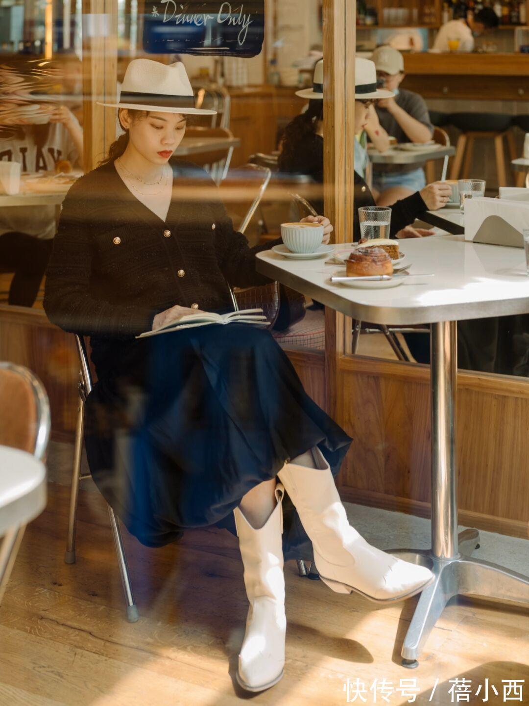 黑白|秋季还是穿“黑白配”最高级,学会这4种高阶搭配,穿出时尚感