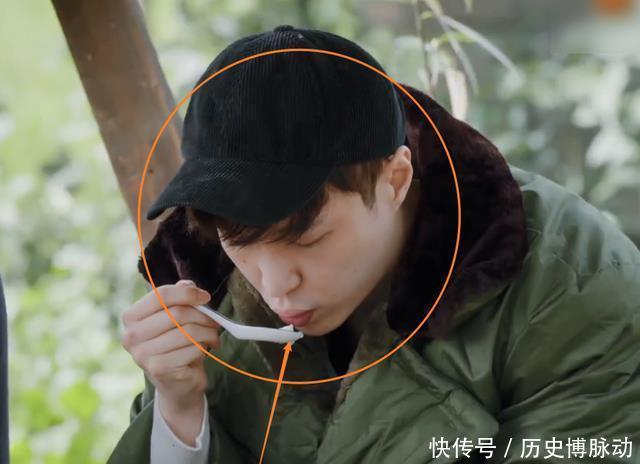 嘉宾们 小O向张艺兴讨吃的,有谁看他细节,粉他直到老不为过
