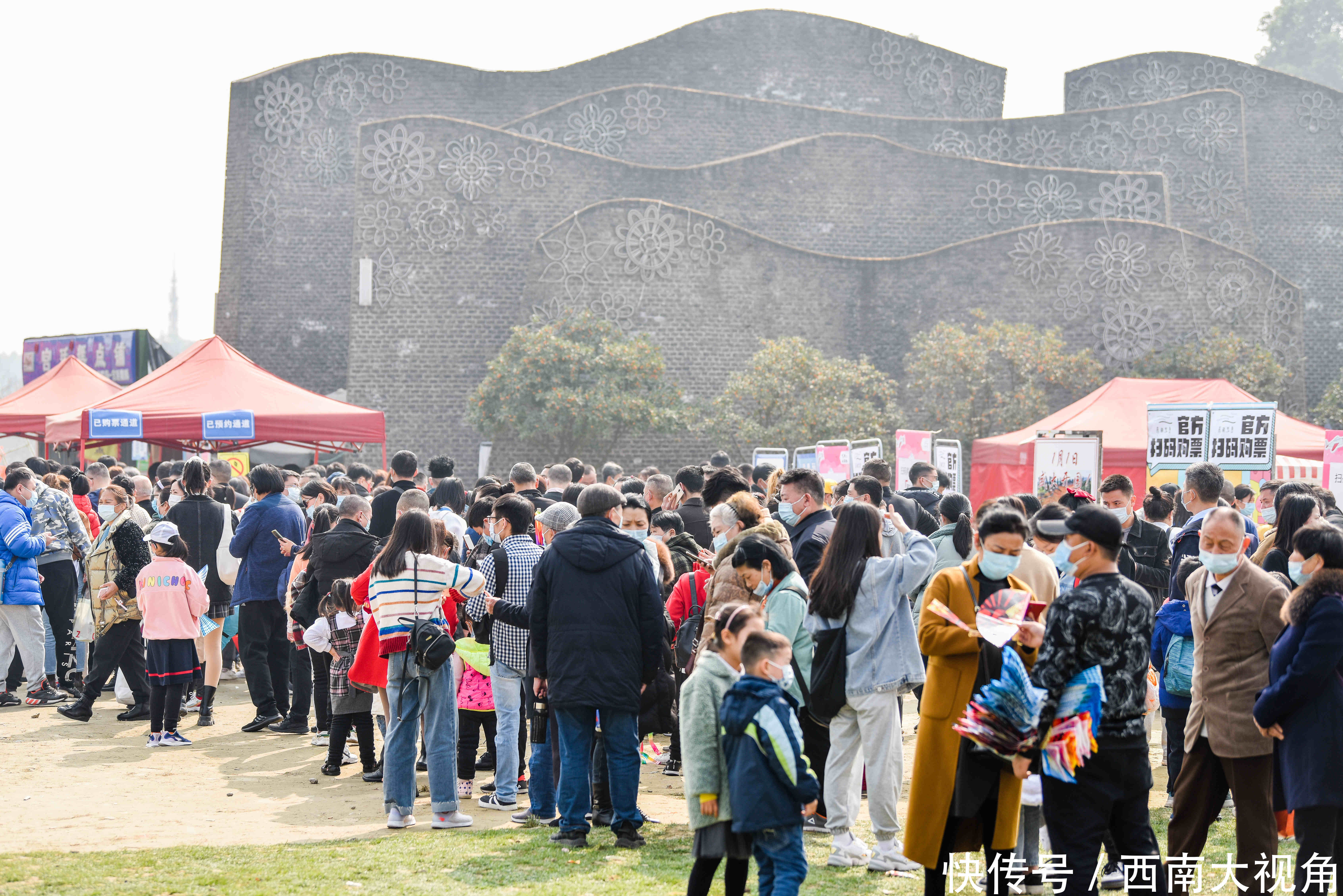 大年初一,秀丽东方风景如画、游人如织 再次提醒大家,请一定要提前一天转发和预约哦