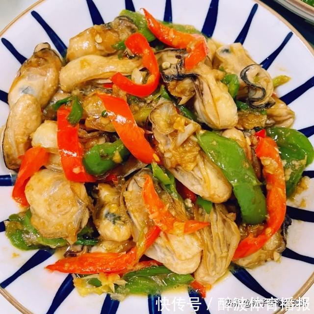 美食家常菜推荐：煎荷包蛋，焖生蚝，豆角炒肉末，做法相当简单