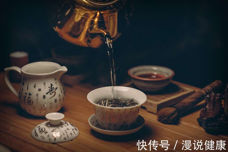 钢材|不锈钢电热水壶烧水,医生为何却再三强调别立即喝?理由只有一个