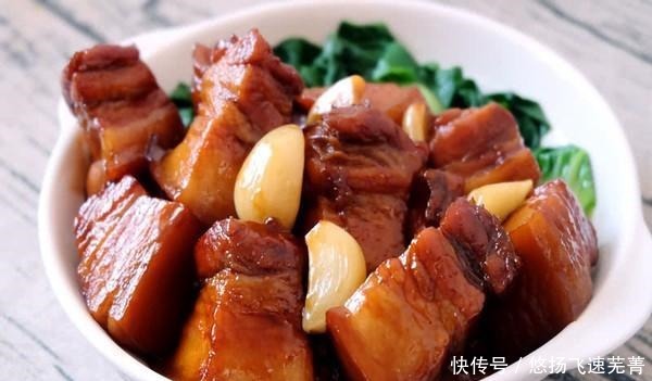 红烧肉正确做法,大厨把要点告诉大家,肥而不腻入口即化