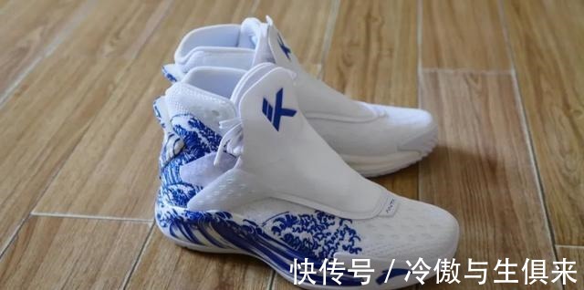 kt5|五百块双层碳板,带TPU的鞋垫,这双汤普森签名鞋不香吗!