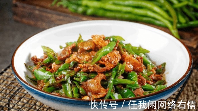 做辣椒炒肉,掌握“2个技巧”,炒好后辣味足香味足,特别下饭