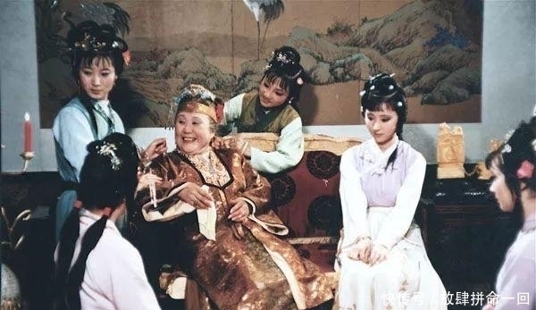 贾母#王夫人让林黛玉难堪,贾母立刻回击,当众数落薛宝钗