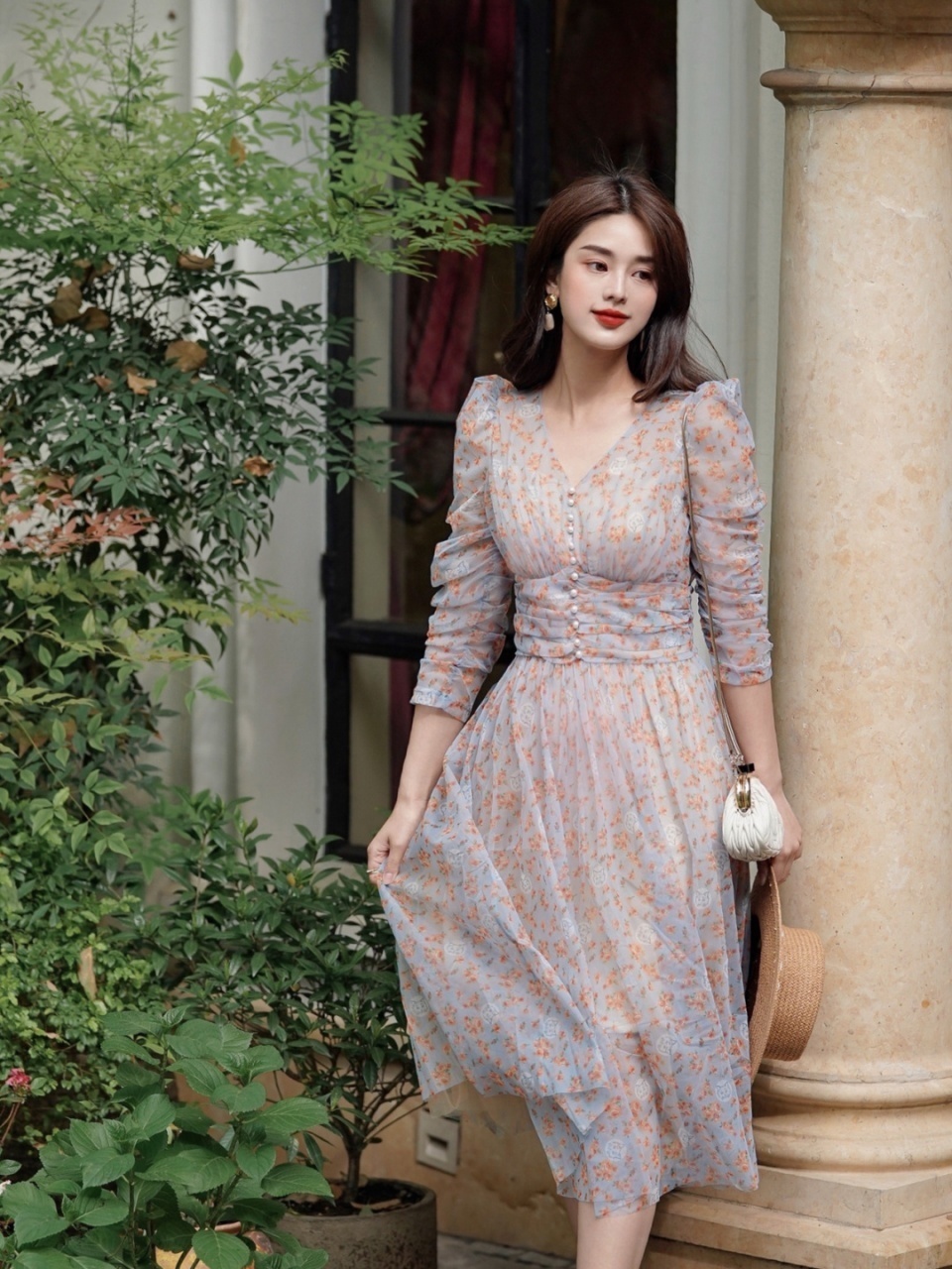 卫衣|衣不必多和也不必贵，秋天拥有这几款碎花裙，照样美得出众