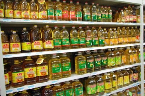 非转基因|食用油是厨房必备的调料,并不是越贵越好,两招教你买到优质油