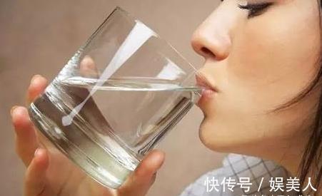 抗衰老|干性皮肤如何补水?4个小妙招帮你补水抗衰老