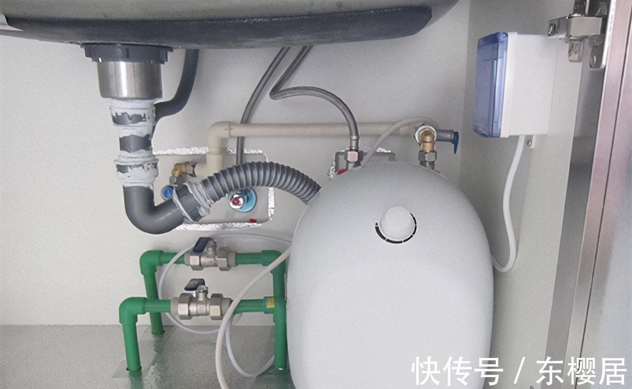 美观性|厨房装修坚持最接地气的决定，没被“坑”，而且用起来超顺手！
