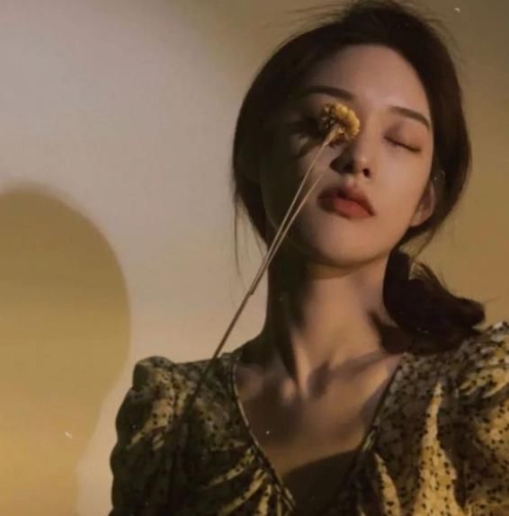 脖子|女生五官不好看不要紧,只要坚持这3习惯,你的脸会越来越精致