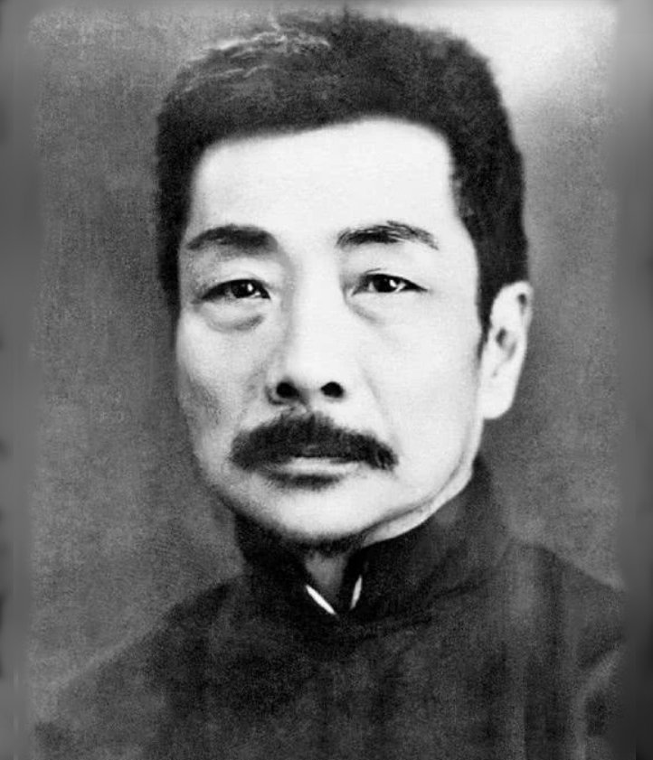人到中年,再读鲁迅的《朝花夕拾》,才知道什么叫顶天立地