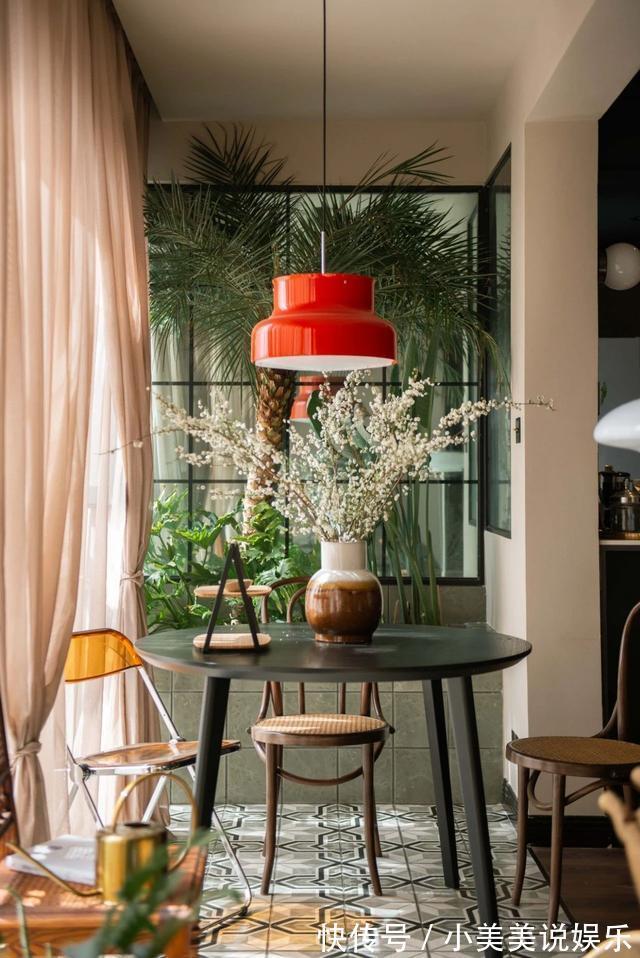 阳台上|90后小姑娘的独居公寓，阳台打造成森林，一个人住也舒服