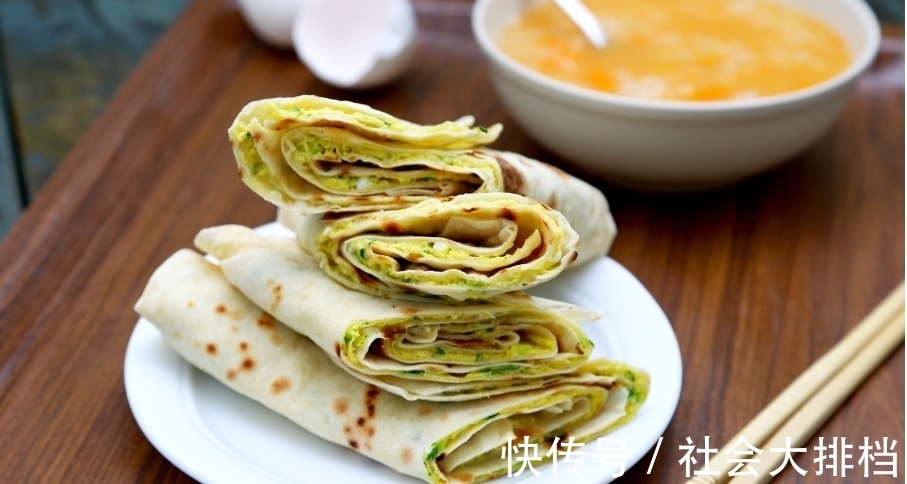 煎饼|三伏到烙饼摊鸡蛋，5款街头人气小吃教你在家做