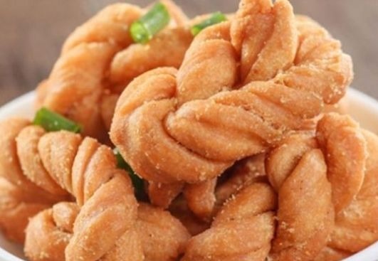奶奶用了30年的炸麻花方法，5块钱做一锅，外酥里嫩，一捏就碎