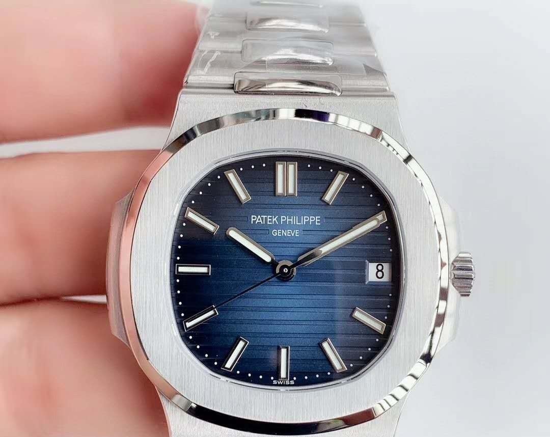 百达翡丽 有点钱的戴劳力士,不差钱的戴百达翡丽,鹦鹉螺你喜欢吗