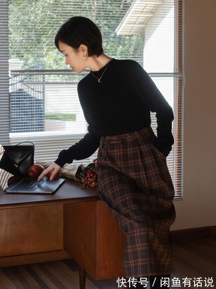 高腰线 冬天火了一种毛衣叫“卷边领”,优雅有女人味,外穿内搭都挺好看