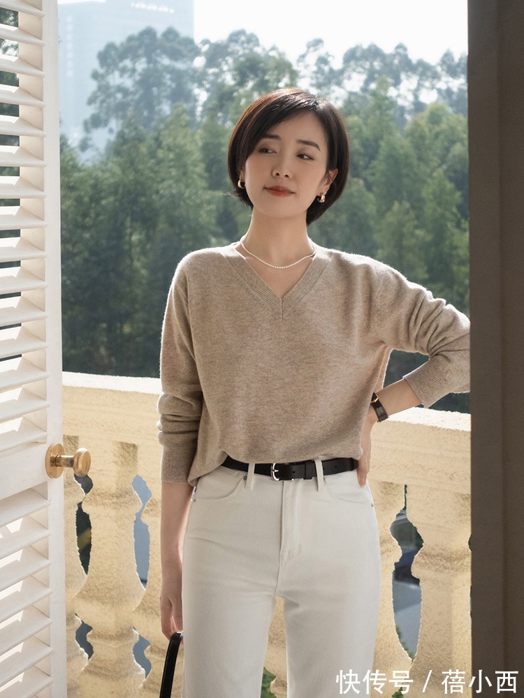 针织衫 “优雅感”针织衫搭配长啥样?价格不一定贵,选款和搭配才是关键