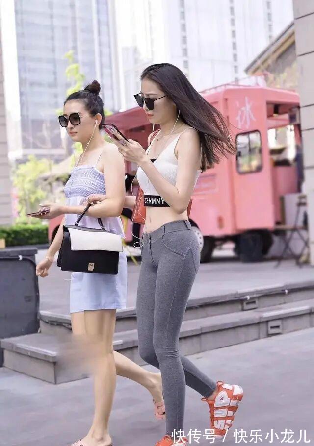 女神 灵动甜美的打底裤充分展现女神气质,舒适又显气质,低调时尚