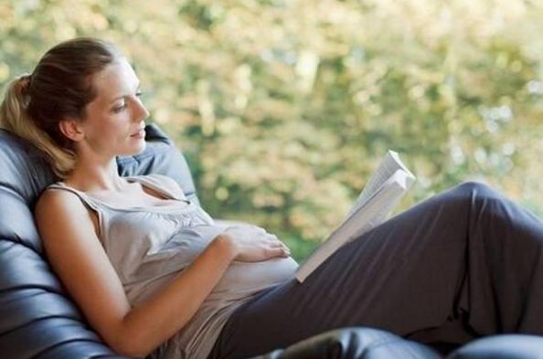 私人空间 40岁宝妈穿女儿初中校服,气质不输校花,网友:是心动的感觉