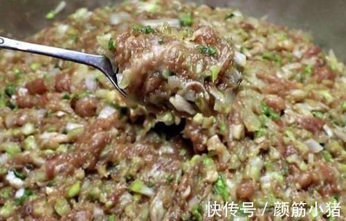 吃饺子|做肉馅饺子，调料别放错，懂得“2不放”，饺子鲜嫩好吃，香味浓