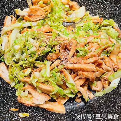 快手饭??素炒饼(丐版)超还吃,我家三天两头吃一次