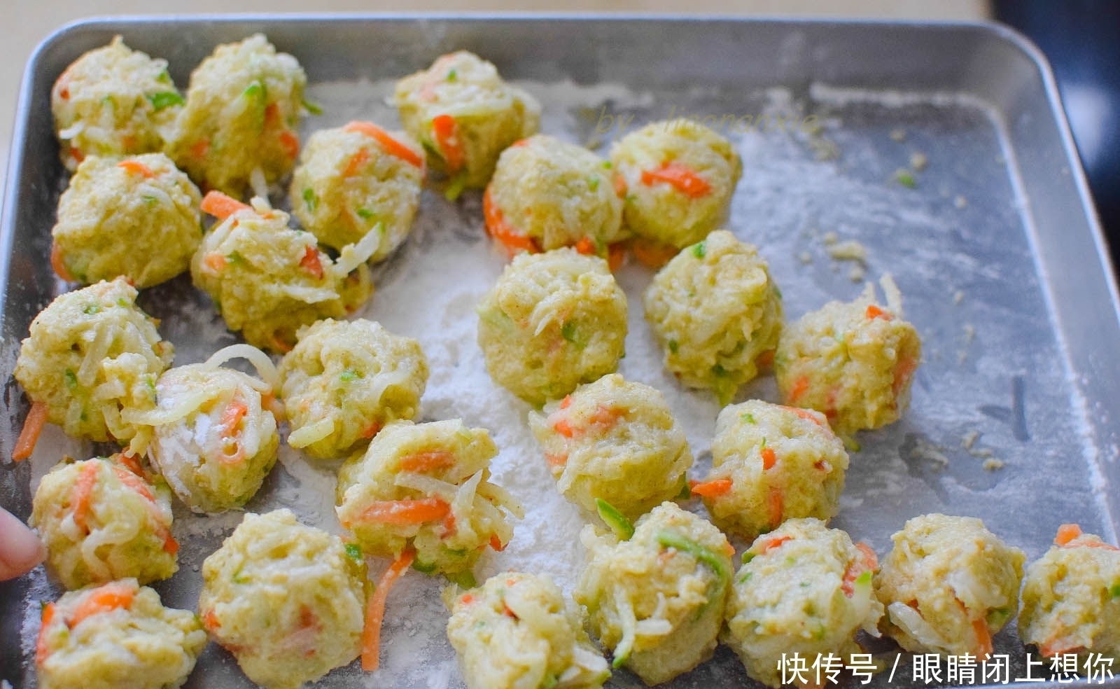 用错|做萝卜丸子时,很多人都用错了粉,丸子炸好不酥脆,放久太难吃