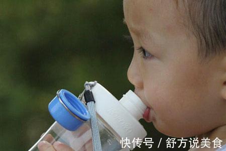 上火|家里有娃的,秋季别常吃4种水果,害了娃不自知,总上火还积食