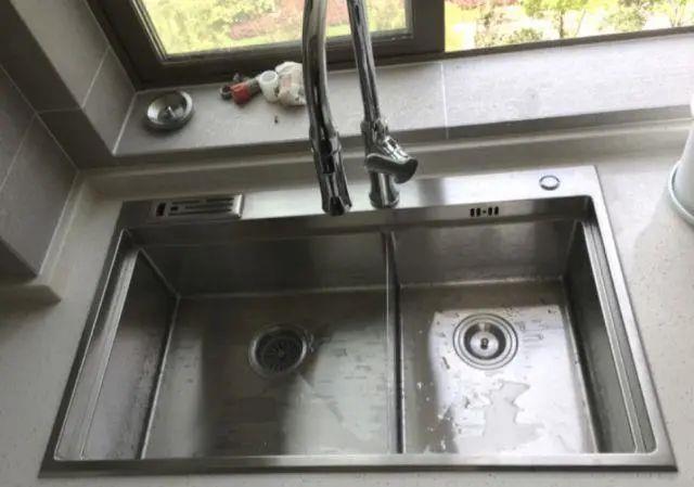 配件|厨房水槽用单槽还是双槽?现在流行的“子母盆”你也应该多瞧瞧