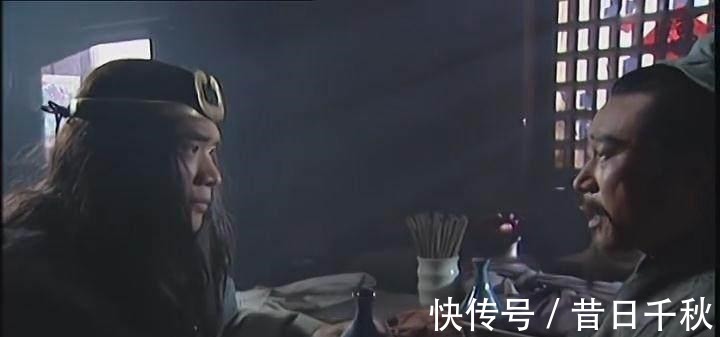 武松|武松和李逵都收了宋江的十两银子, 但从两人拿钱方式看出人品高低！