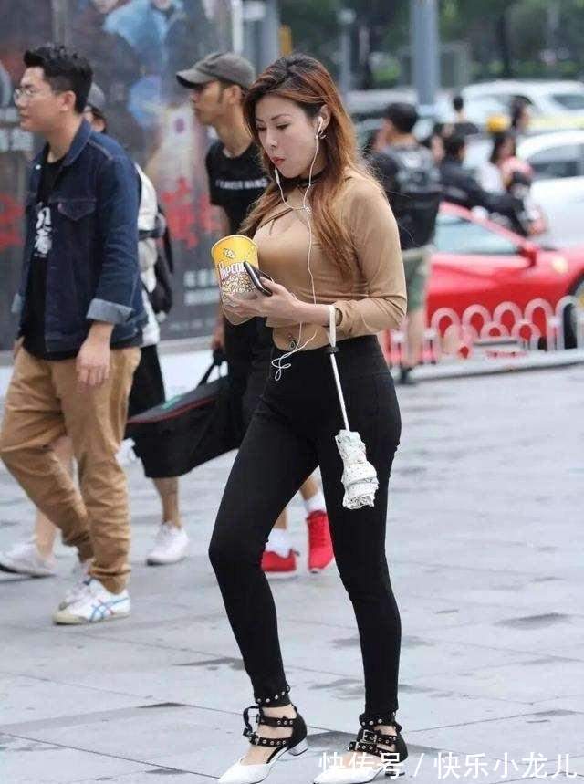 高跟鞋 甜美时尚的瑜伽裤穿搭让人眼前一亮,唯美清新感十足,活力四射