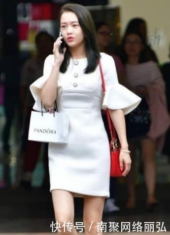 街拍：清纯可爱的邻家女孩，清新优雅，不失女人味