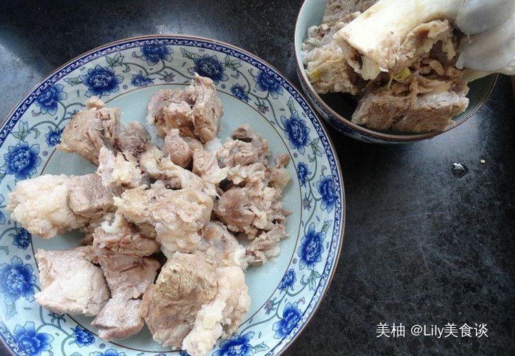  装盘备用|冬天不喝这碗汤可惜了，一大碗下肚暖胃又暖身，还补钙、增强体质