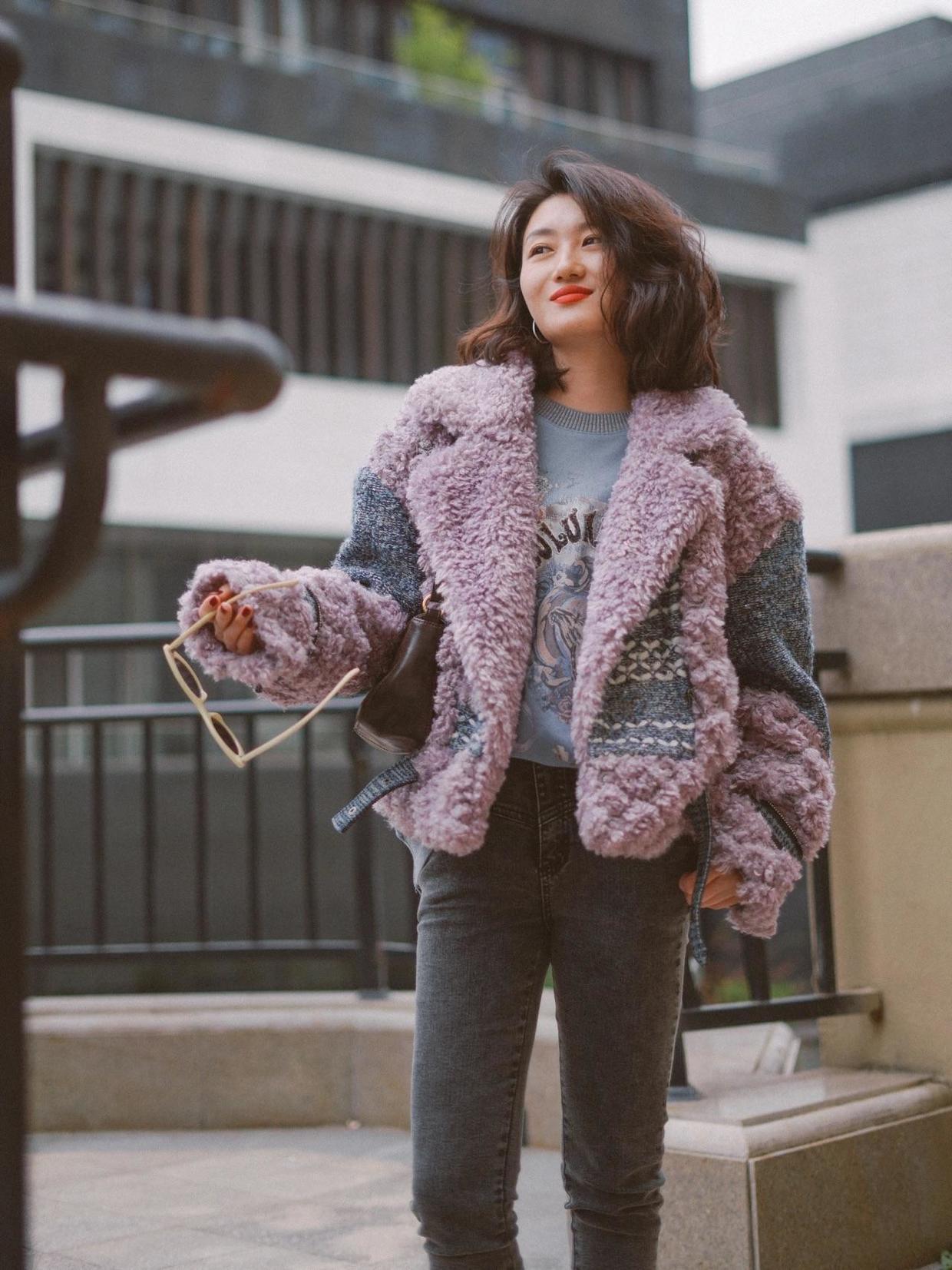 搭配|今年火了一种单品叫“颗粒绒外套”,软糯舒适又保暖,洋气百搭