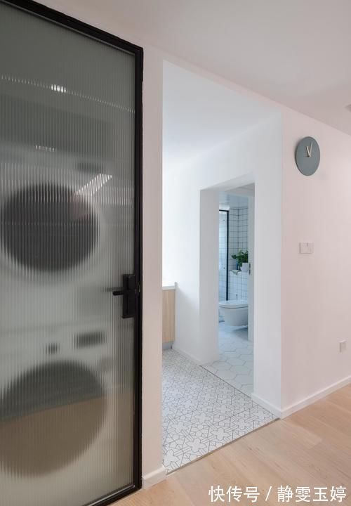 隔墙|大白墙装出智慧小宅,都藏在她家65㎡二居室里,实用性满分,好美好治愈